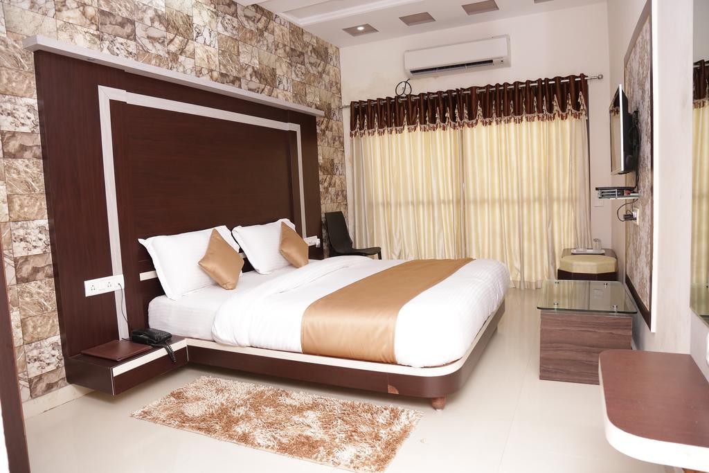 Hotel Rudra Plaza Dwarka  Luaran gambar